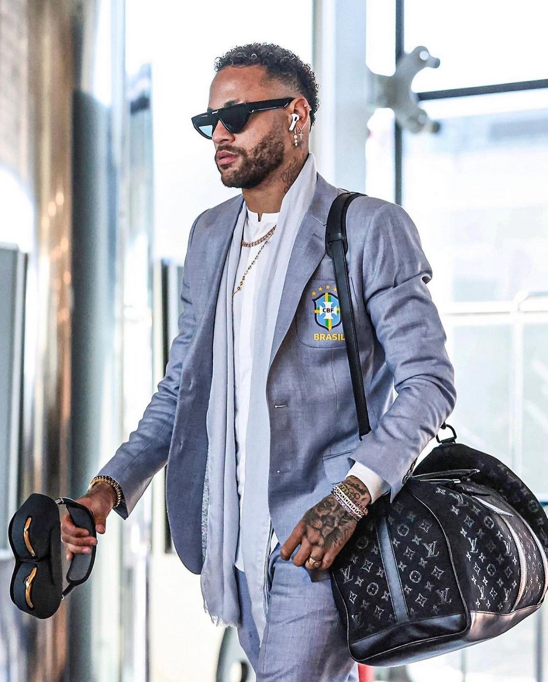 内马尔迎来十赛季高光表现，MAD球迷沸腾！